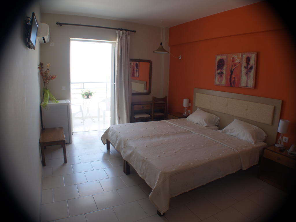 Iolkos Hotel Karpathos Zimmer foto